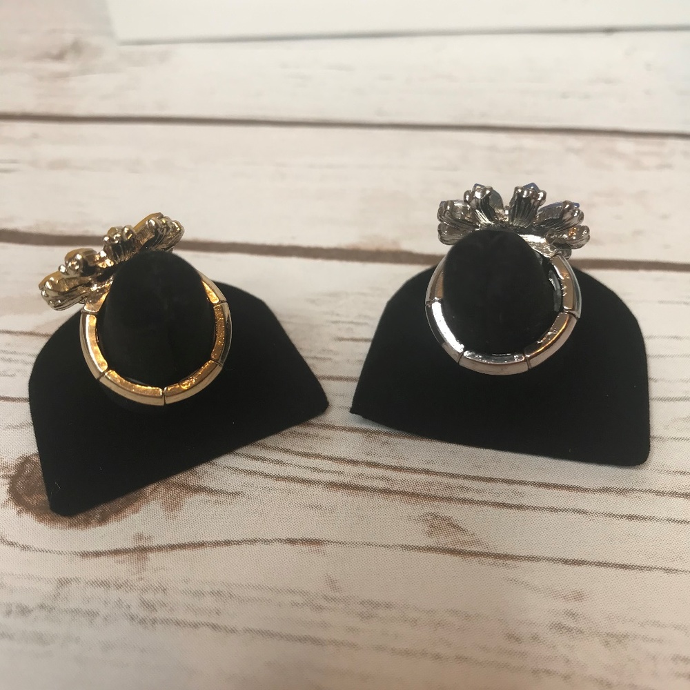2 FUN Adjustable Flower Rings - Picture 4 of 8